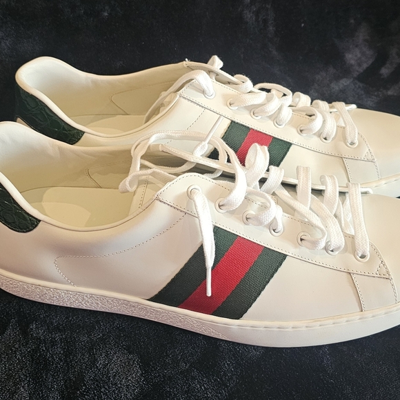 NEW Gucci White Sneakers with Red and Green Stripe- Size 15 - Picture 1 of 11